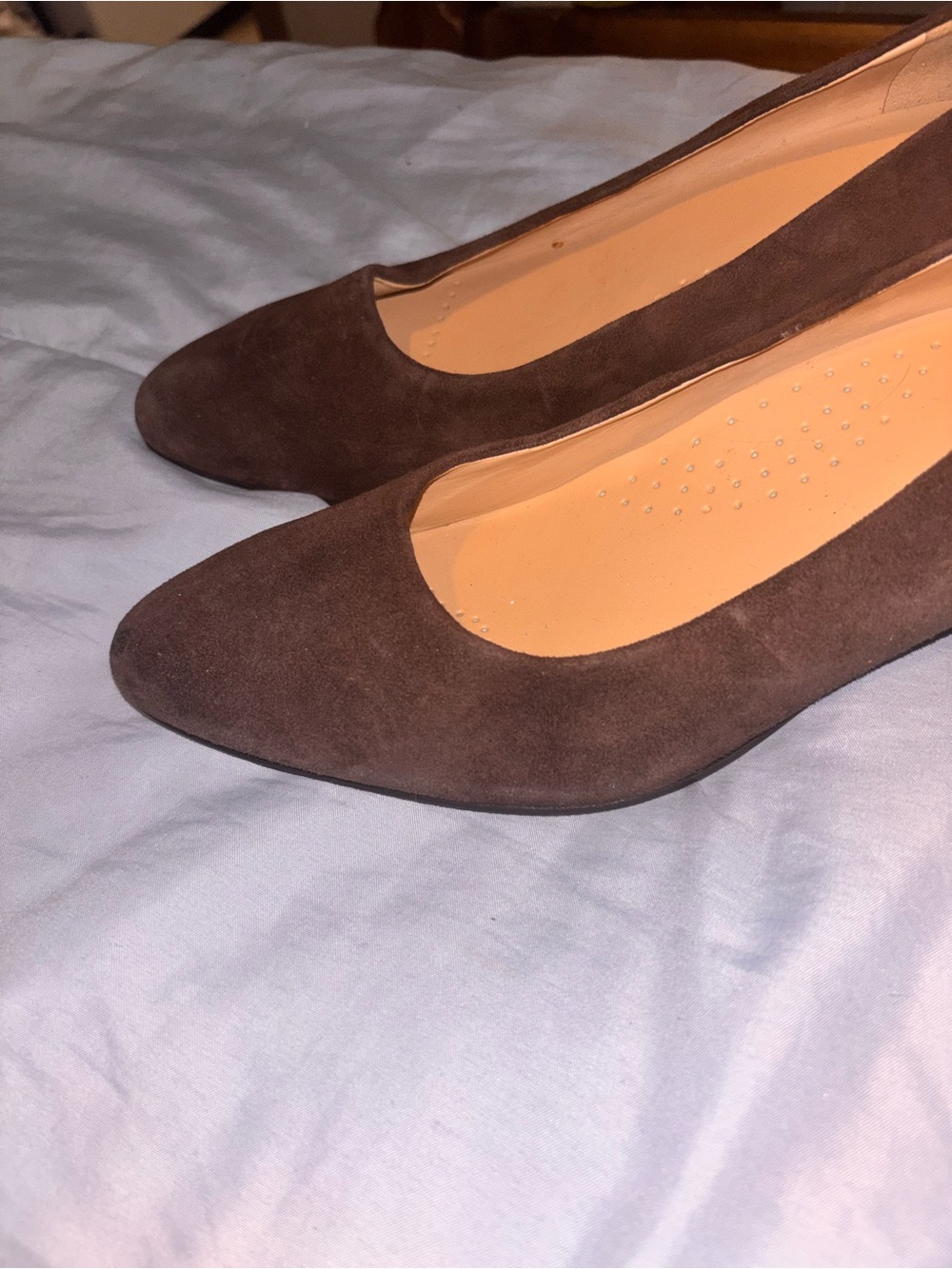 Trotters Brown Suede Low Kitten Heel Pumps - Picture 6 of 13